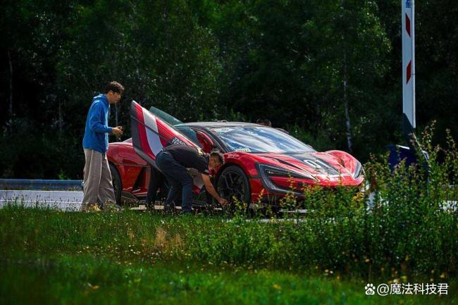 仰望高管谈U9赛说念版收货 刷新全球电车极速记录