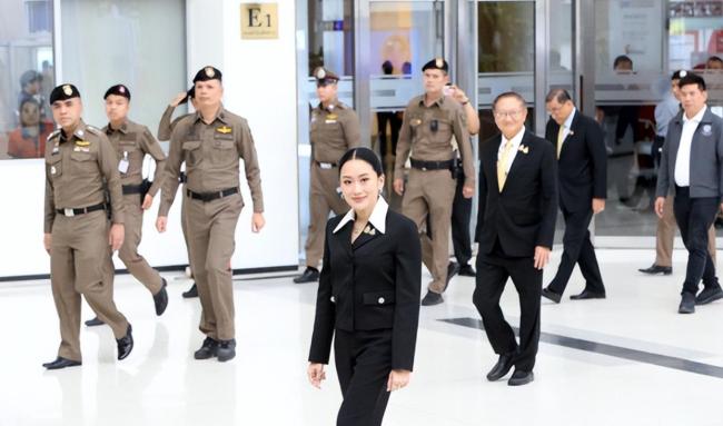 佩通坦下台 他信家族还能东山再起吗 泰国政坛波澜再起