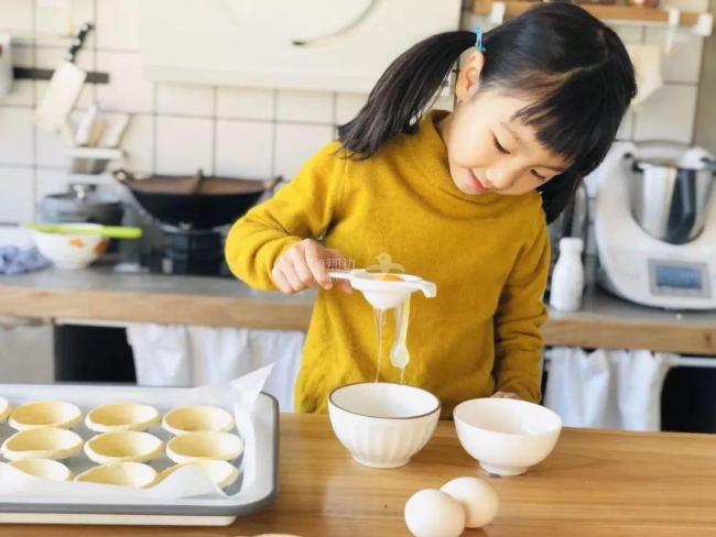 80后夫妻回农村改造荒宅 梦想家园的蜕变