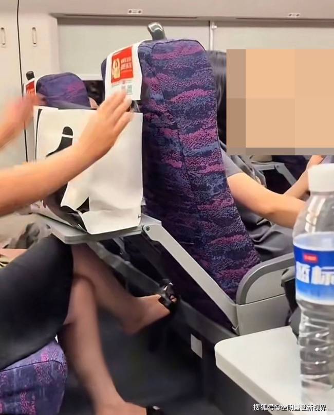 12306称无明文规定不能调节座椅靠背！