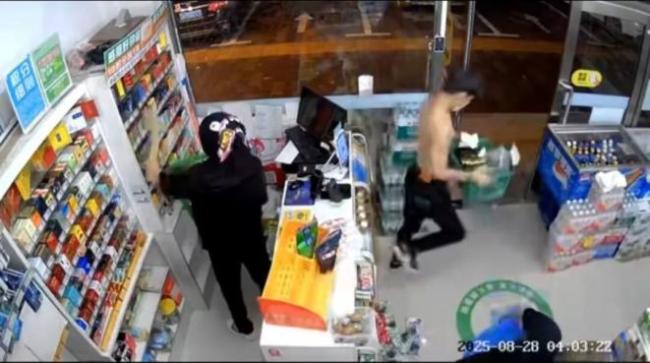 辽宁警方回应4男子洗劫超市