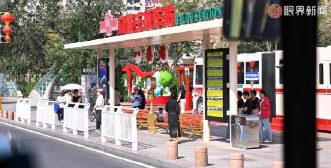 乌鲁木齐马拉松开启跑步+逛街模式 美食美景全体验
