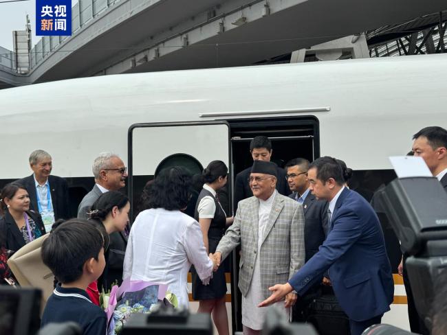 尼泊尔总理拒日游说已抵京
