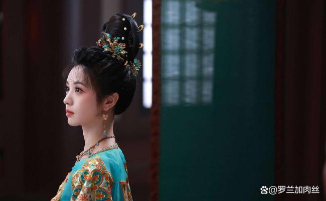 田曦薇造型基础脸就不基础