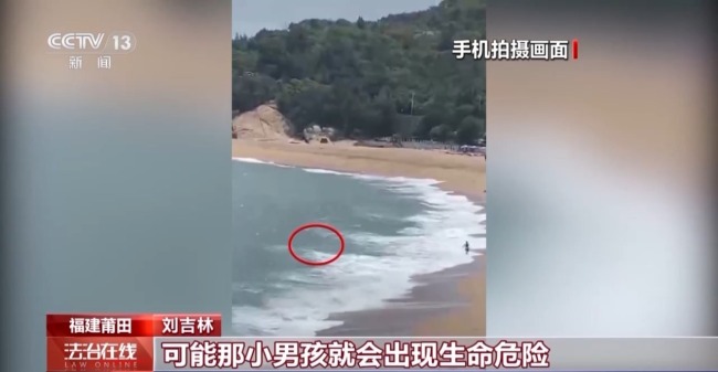 点赞平凡英雄 盘点那些英勇救人的感动瞬间！