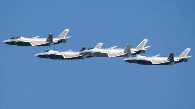 专家称歼20S可指挥无人僚机作战