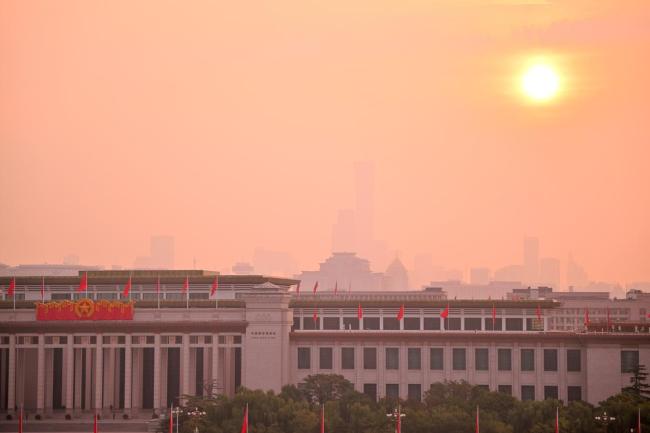 这是今天清晨的天安门广场 纪念抗战胜利80周年
