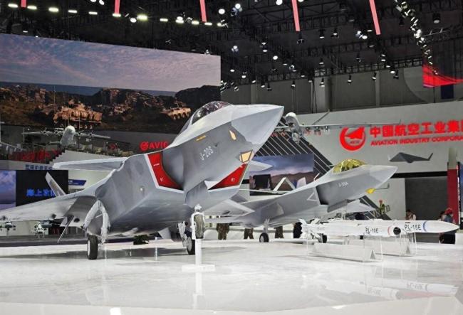 歼-20S将彻底改变未来战场 空中航母引领新空战规则
