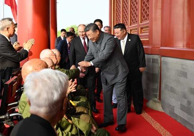 時政微觀察丨銘記歷史的時刻，必定被歷史所銘記！