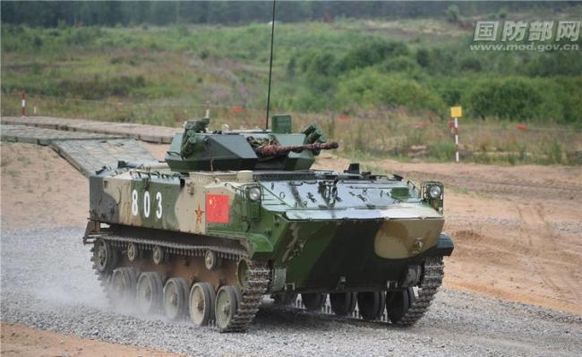 新一代空降战车亮相有何意义 全面提升空降兵战斗力