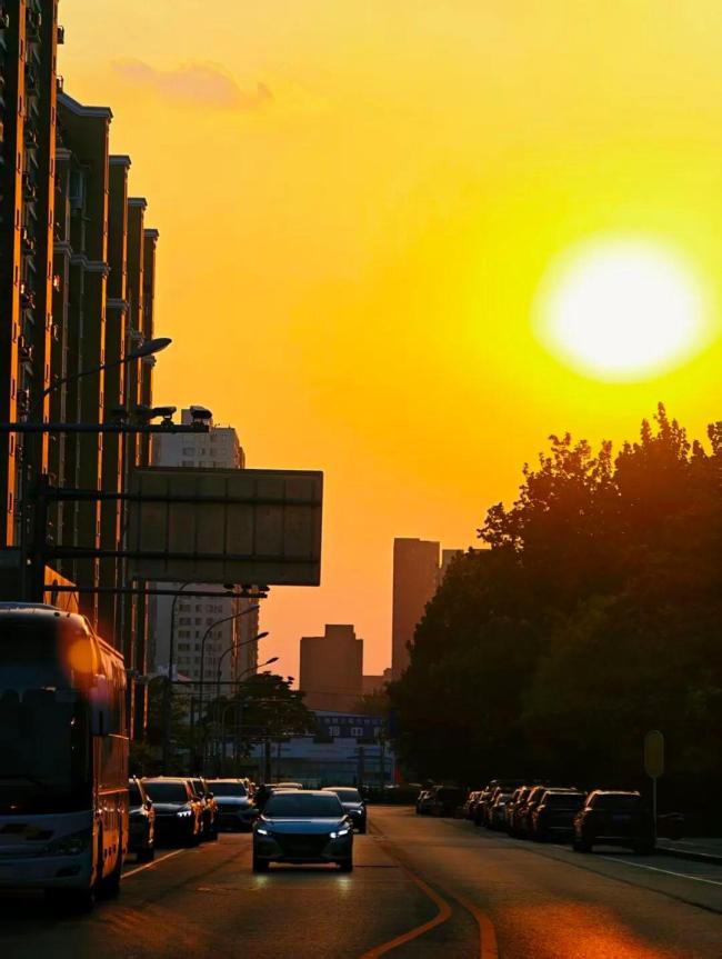 九三閱兵北京晚霞耀天空