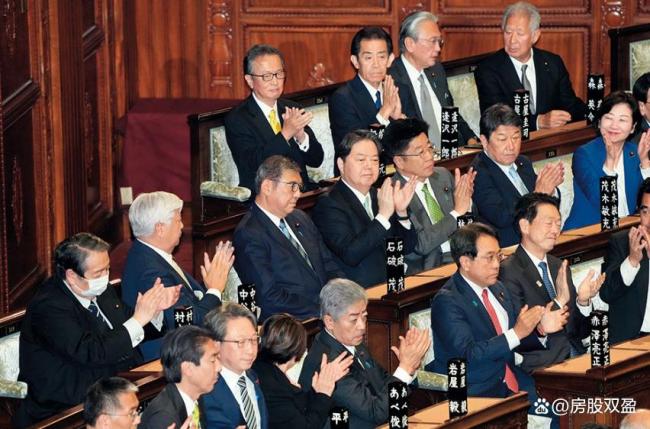 日本再现“政治魔咒”了吗 自民党内斗加剧