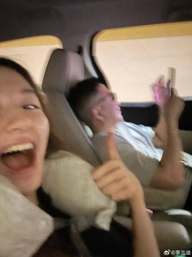 路人把李兰迪经纪人当成明星 乌龙事件引发热议