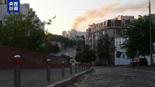 俄发动冲突爆发以来“最大规模”空袭 创纪录数量袭击