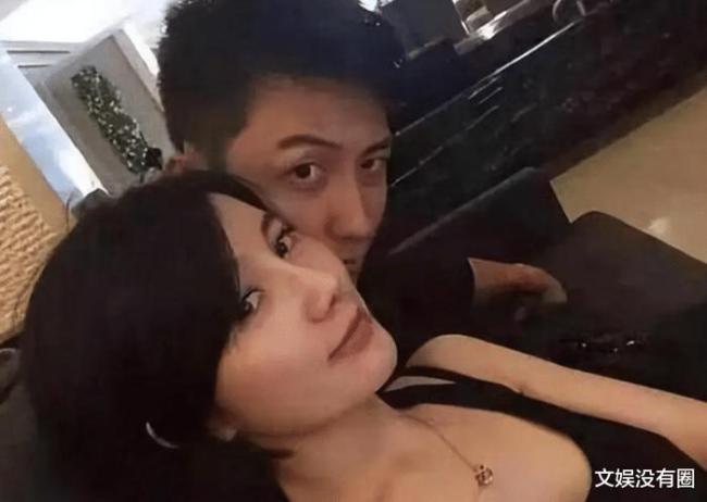 黄景瑜前妻一忽儿喊话许凯，内涵黄景瑜完整隐身