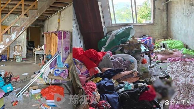 2岁男童陪伴妈妈遗体数日父亲发声 孩子已适应新生活