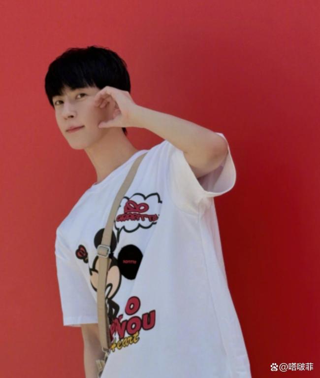 杨幂仍喊于朦胧四哥