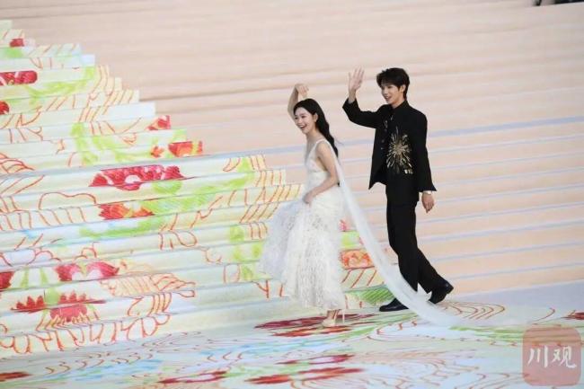 唐嫣视后庆功宴 荣耀光影夺最佳女主