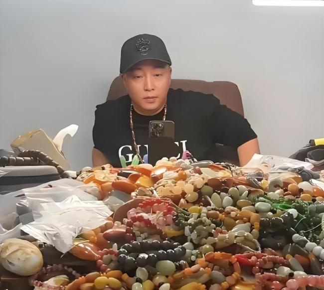 网红柴怼怼被刑拘 售假玉石与虚假宣传引发关注
