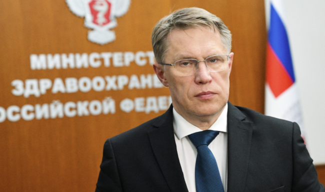 俄卫生部长出差时救治一乘客 展现专业精神