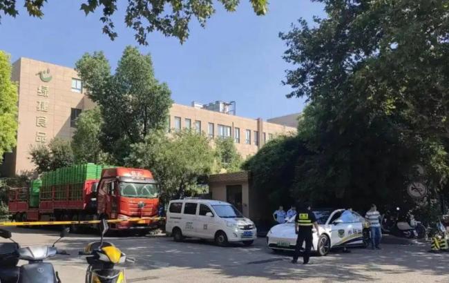 上海小学生这吃的啥啊 难吃午餐引家长不满