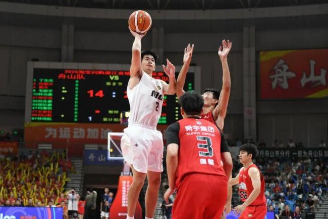 浙BA城市争霸赛诸暨队76:74舟山队 海岛来客挑战传统豪强