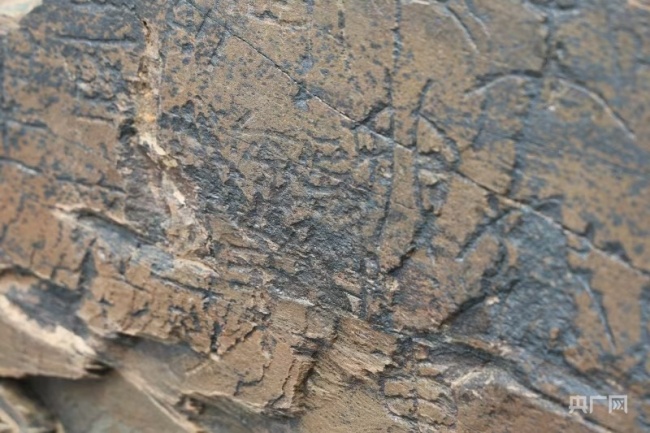 尕日塘秦刻石記載了什么內(nèi)容 秦篆文字揭示歷史秘密