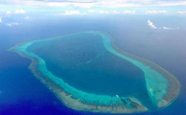 菲律宾偷鸡不成蚀把米，强闯黄岩岛，结果被逼的举白旗求饶