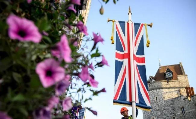 英国为何如此“宠”特朗普