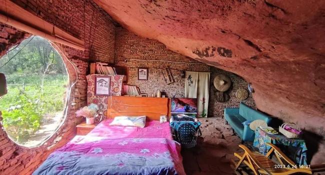 镇政府回应男子崖下洞居5年