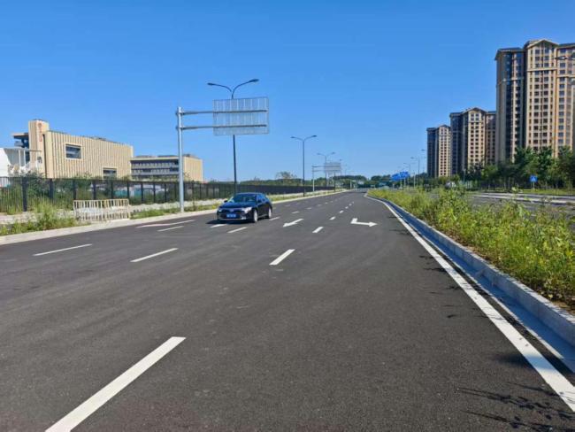 副中心两条城市主干路通车
