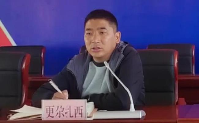 镇长组织聚餐且酒后打人被降为科员