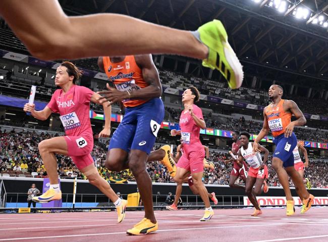 男子4x400米预赛中国队破国家纪录 刷新历史时刻