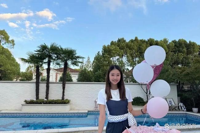 文章马伊琍大女儿17岁近照 颜值引热议