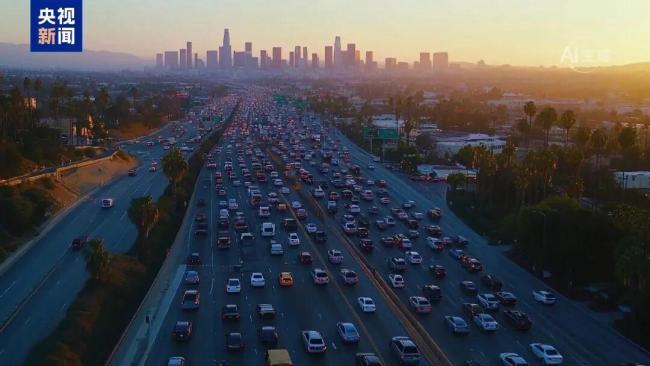 这是旅行指南！在国庆节和中期音乐节期间，道