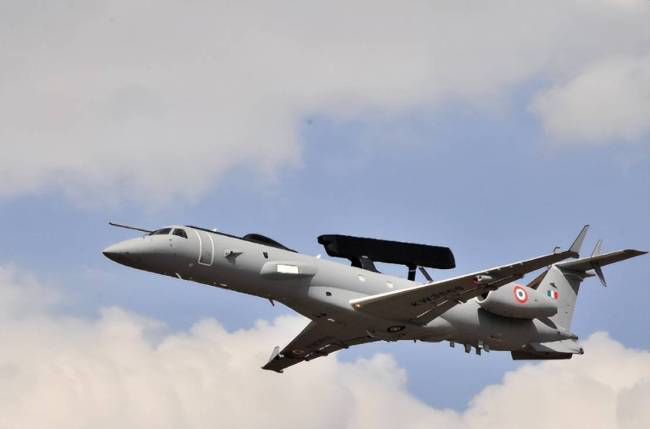 歼-20S指挥无人机作战有多强 展现未来空战新模式