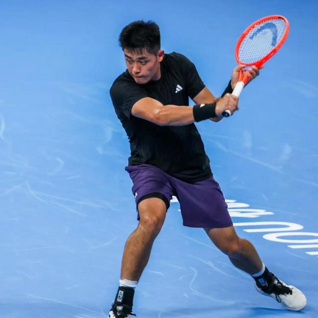 2比1爆冷逆转！吴易昺淘汰梅总 中国男网惊喜连连