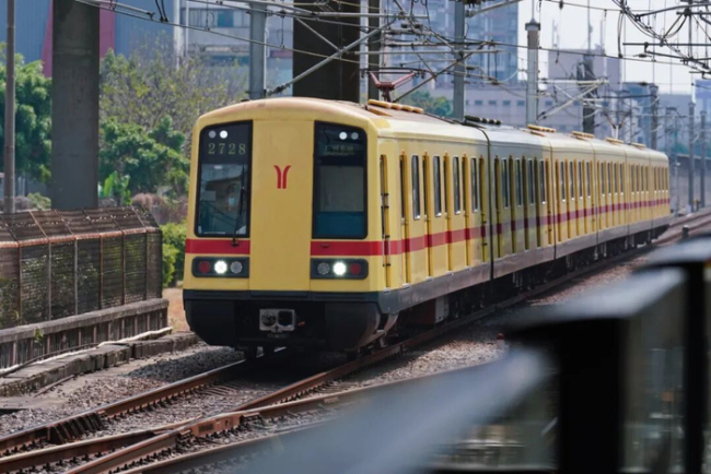 广州地铁多个站点或停运 台风逼近引关注