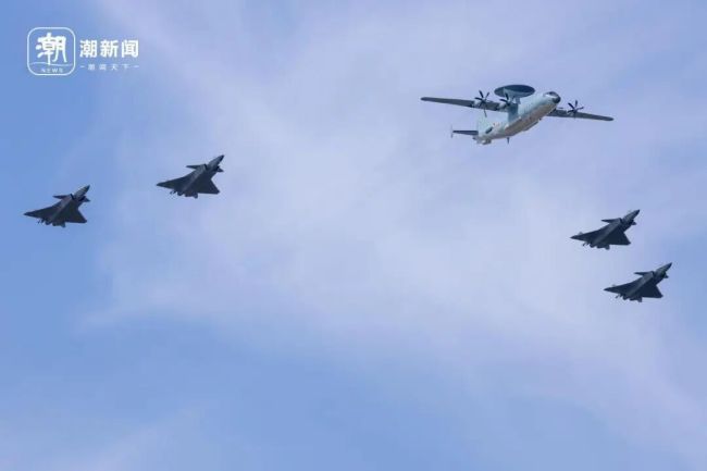 就是她！浙江姑娘盛懿绯领着4架歼-20震撼登场