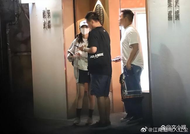 台媒曝安以轩与三男泡夜店 单亲姆妈的幽闲之夜