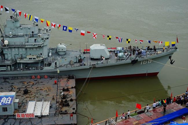 学者:福建舰三型机弹射证明中国速度 电磁技术弯道超车