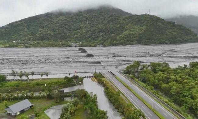 花蓮災(zāi)情嚴(yán)重 韓國瑜捐一個月薪水 攜手共渡難關(guān)