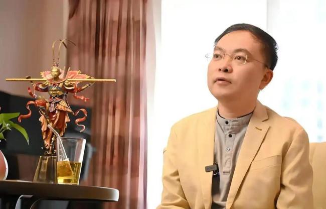 助理称蔡磊仍能用眼动仪线上办公