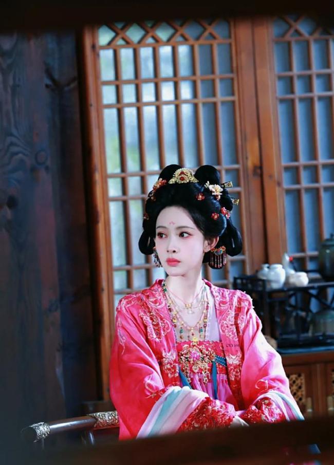 黄薇 尚公主妆造