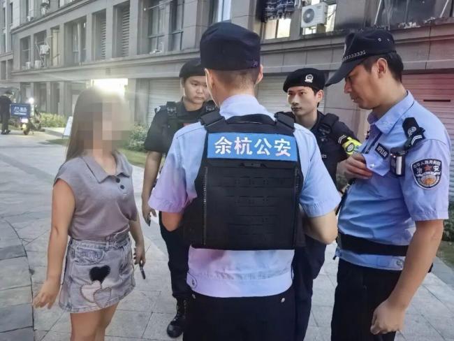 女子问自己是否在逃 民警一查还真是