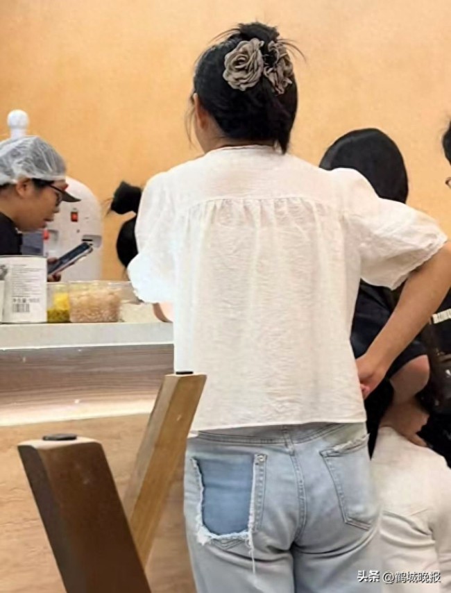 江苏启东甜品店老板娘 女老板出轨18岁暑假工后续！