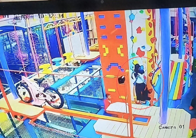 多方回应女童攀岩高坠致骨盆骨折 安全绳断裂引争议