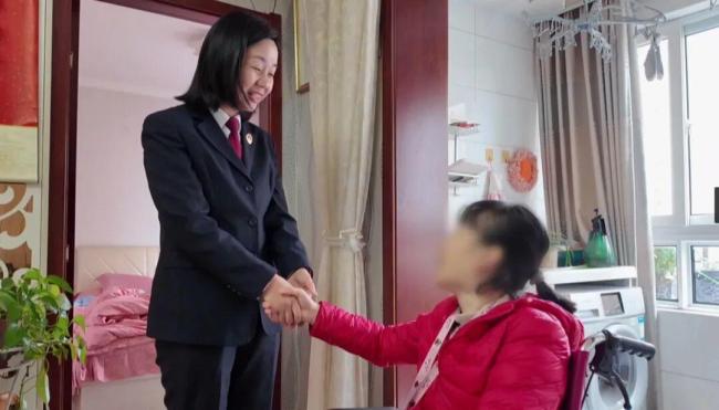 妻子瘫痪被弃丈夫宁坐牢不养妻 检察温情助离婚