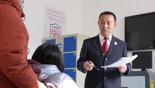 妻子瘫痪被弃丈夫宁坐牢不养妻