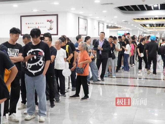 荣昌区政府食堂一顿消耗250斤卤鹅 国庆首日游客爆满